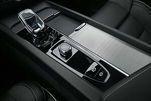 Volvo  B4 D AWD Plus Dark*H&K*STDHZG*360°*ACC