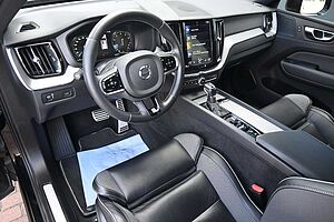 Volvo  T4 Autom. R-Design*STDHZG*H&K*BLIS*AHK