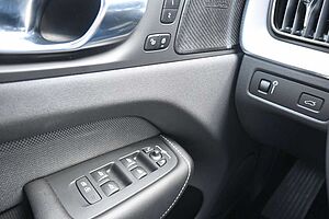 Volvo  T4 Autom. R-Design*STDHZG*H&K*BLIS*AHK