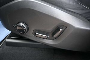 Volvo  T4 Autom. R-Design*STDHZG*H&K*BLIS*AHK
