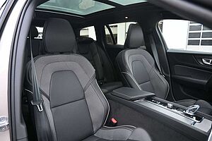 Volvo  B4D Plus Dark*LED*PANO*CAM*STHZ*H&K*AHK