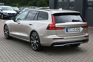 Volvo  B4D Plus Dark*LED*PANO*CAM*STHZ*H&K*AHK