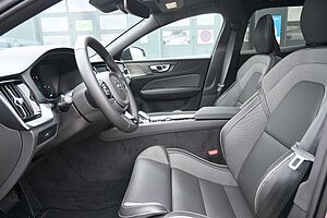 Volvo  B4D Plus Dark*LED*PANO*CAM*STHZ*H&K*AHK