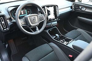 Volvo  B4 DKG Plus Dark*FSHZG*360°*ACC*AHK