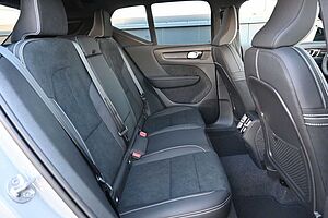 Volvo  B4 DKG Plus Dark*FSHZG*360°*ACC*AHK