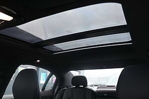 Volvo  B4 B DSG Plus Dark*STHZG*360°*PANO*ACC*AHK