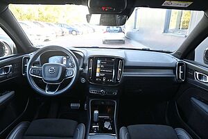 Volvo  B4 R-Design*LED*STHZ*CAM*QI*BLIS*H&K