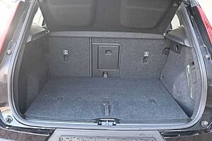 Volvo  B4 R-Design*LED*STHZ*CAM*QI*BLIS*H&K