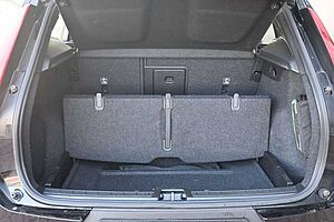 Volvo  B4 R-Design*LED*STHZ*CAM*QI*BLIS*H&K
