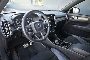 Volvo  B4 R-Design*LED*STHZ*CAM*QI*BLIS*H&K