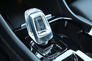 Volvo  B4 DKG Ultra Dark*PANO*FSHZG*360°*ACC