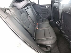 Volvo  B4 DKG Ultra Dark*PANO*FSHZG*360°*ACC*AHK