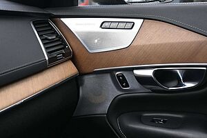 Volvo  D5 Inscription AWD *B&W*LUFT*PANO*MASS*HUD*