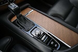 Volvo  D5 Inscription AWD *B&W*LUFT*PANO*MASS*HUD*