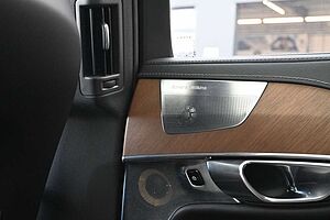 Volvo  D5 Inscription AWD *B&W*LUFT*PANO*MASS*HUD*