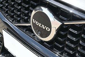 Volvo  B4 Benzin Plus Dark*PANO*STHZG*360°*H&K*