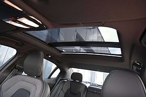 Volvo  B4 Benzin Plus Dark*PANO*STHZG*360°*H&K*