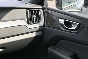 Volvo  B4B Plus Dark*LED*STHZ*H&K*PANO