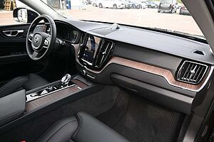 Volvo  B4D AWD Ultimate Dark*LED*LUFT*360*STHZ*H&K
