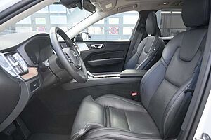 Volvo  B4D AWD Ultimate Dark*LUFT*HUD*B&W*AHK*360°