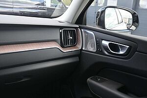 Volvo  B4D AWD Ultimate Dark*LUFT*HUD*B&W*AHK*360°