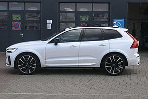 Volvo  B4D AWD Ultimate Dark*LUFT*HUD*B&W*AHK*360°