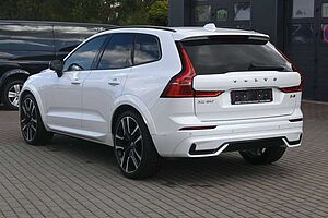 Volvo  B4D AWD Ultimate Dark*LUFT*HUD*B&W*AHK*360°
