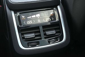 Volvo  B5D AWD Ultimate Bright*LED*PANO*STHZ*B&W*