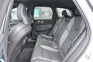 Volvo  B4 B Autom. Plus Dark*STDHZG*BLIS*ACC*AHK