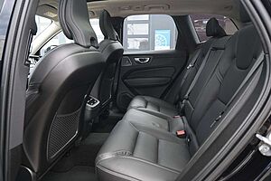 Volvo  B4D AWD Ultimate Dark*LUFT*360*B&W*PANO*AHK