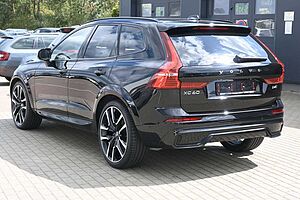 Volvo  B4D AWD Ultimate Dark*LUFT*360*B&W*PANO*AHK
