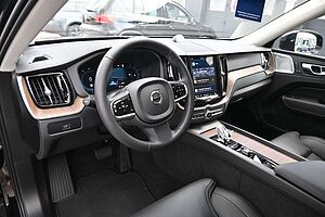 Volvo  B4D AWD Ultimate Dark*LUFT*360*B&W*PANO*AHK