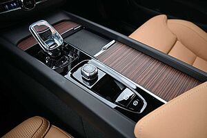 Volvo  B4 D AWD Ultimate Dark*STDHZG*360°*LUFT*ACC