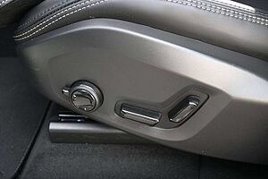 Volvo  T8 R Design PHEV MAPS*Luft*B&W*STHZG*HUD*