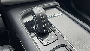 Volvo  T8 PHEV AWD R Design*360°*Massage*LUFT*B&W*