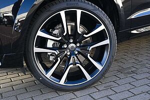 Volvo  B5 AWD Ultra Dark*LUFT*360°*ACC*AHK