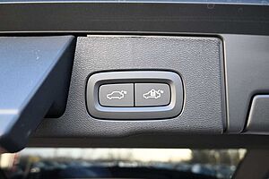 Volvo  B5 AWD Ultra Dark*LUFT*360°*ACC*AHK