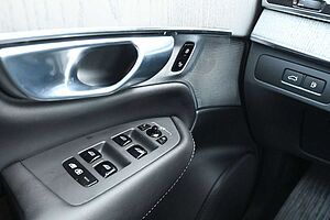 Volvo  T8 AWD RC Ultra Dark*LUFT*360°*ACC*AHK