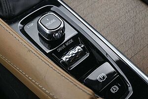 Volvo  D5 Inscrip* AWD*360°*MASS*LUFT*NAV*MIETKAUF