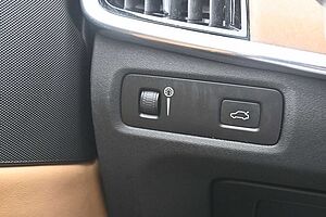 Volvo  D5 Inscrip* AWD*360°*MASS*LUFT*NAV*MIETKAUF