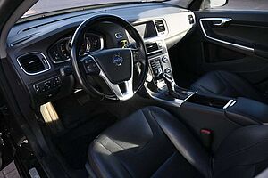Volvo  Kombi D6 Summum AWD*NAV*LED*TEMPO*