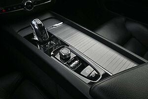 Volvo T8 RC AWD Inscription*PANO*RFK*BLIS*DAB*AHK