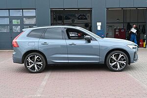 Volvo  R-Design B4 AWD *Pano*STHZ*HU*