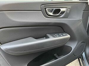 Volvo  D4 Momentum Pro 2xPDC DAB FHZ LED NAV SHZ