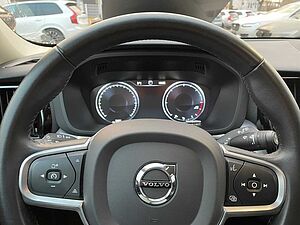 Volvo  D4 Momentum Pro 2xPDC DAB FHZ LED NAV SHZ