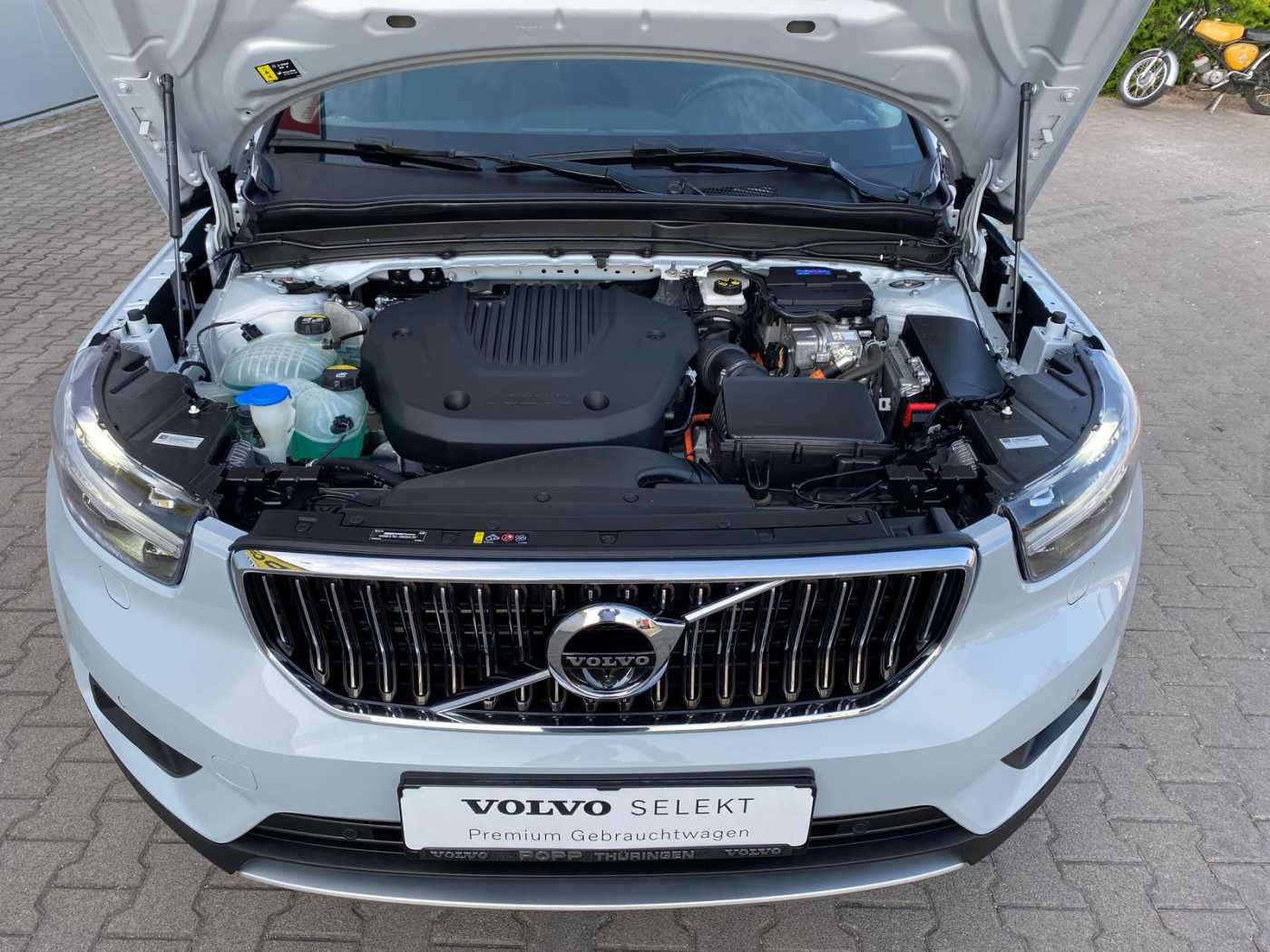 Volvo  T4 FWD Inscription Expression Recharge 360°