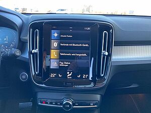 Volvo  T4 FWD Recharge Inscription Expression  CAM