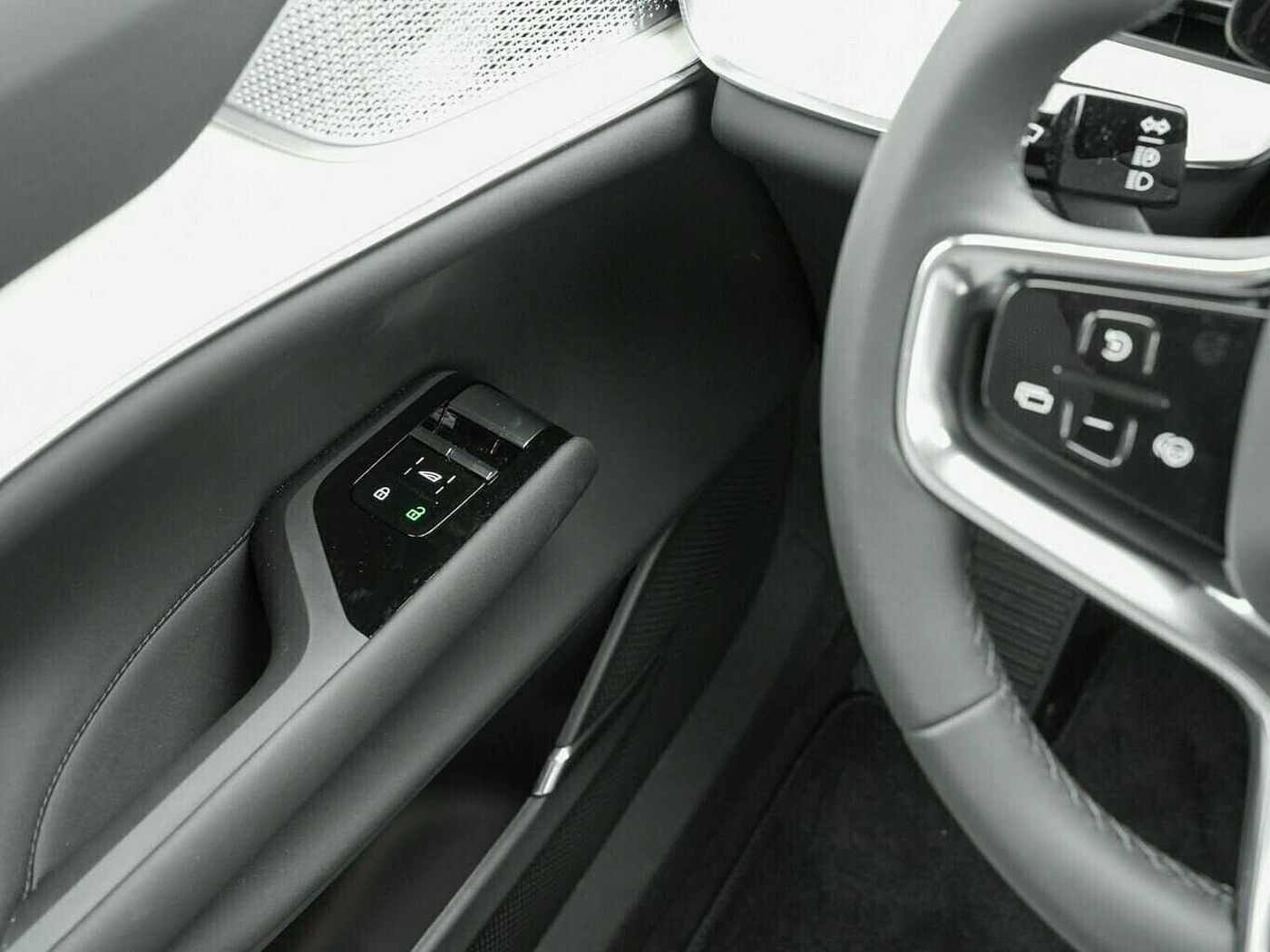 Volvo  ULTRA TWIN MOTOR 7-SITZ AWD MY25