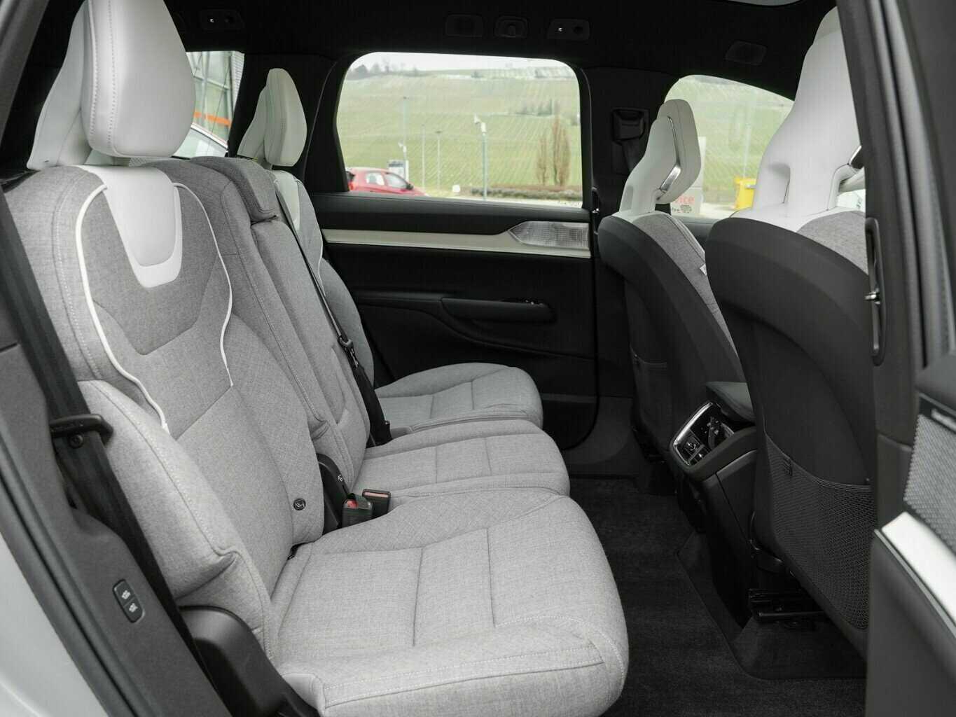 Volvo  ULTRA TWIN MOTOR 7-SITZ AWD MY25