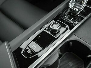 Volvo  T6 PLUS DARK HYBRID BUSINESS MY25